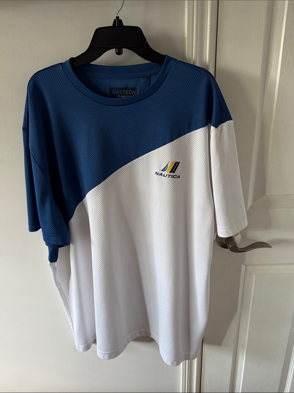Nautica Men's Blue and White Diagonal Performance Tee 3XL